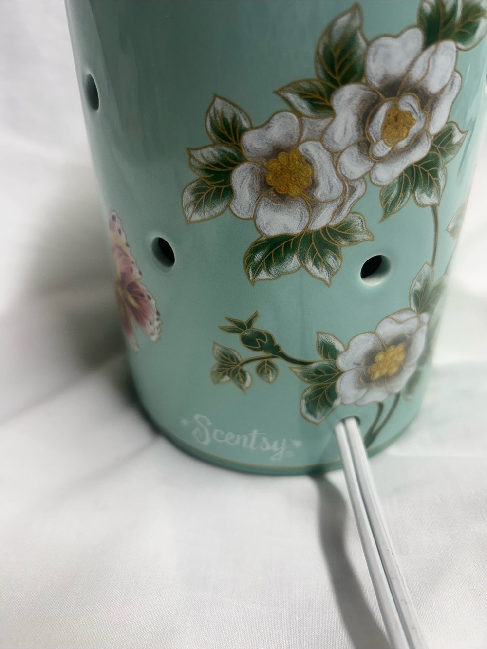 Retired Madame Butterfly Mint Scentsy Wax Warmer - Picture 6 of 13